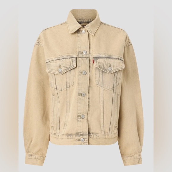 Levi's Jackets & Blazers - Levi's Women’s 90s Trucker Denim Jacket